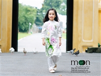 Địa chỉ mau áo dài lụa đáng yêu cho bé gái ở Hà Nội