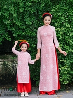 Gợi ý bộ sưu tập áo dài thu đông cho mẹ và bé gái