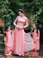Chào đón ngày Nhà Giáo Việt Nam với bộ sưu tập áo dài cho mẹ của Moon Xinh