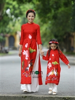 Gợi ý mẫu áo dài đôi cho mẹ và con gái cực yêu