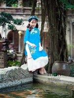 Một nét dịu dàng mùa thu cho bé gái với áo dài tone xanh
