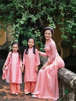 Tuyển chọn áo dài đôi mùa thu cho mẹ và bé gái